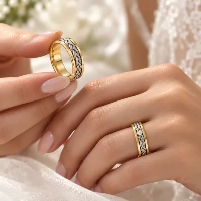Sarı & Beyaz Altın Örgü Detaylı Taşlı Çift Alyans