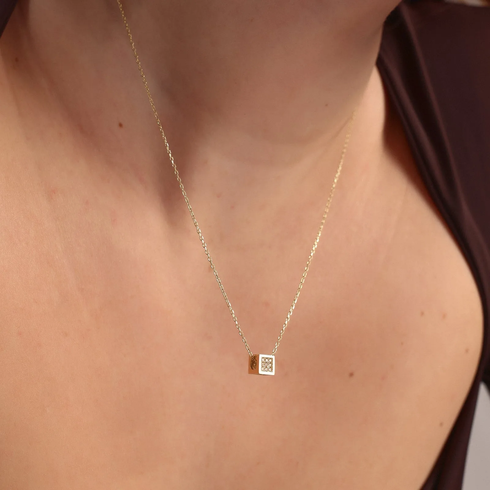 Taşlı Cubic Küp 14 Ayar Altın Kolye görsel 2
